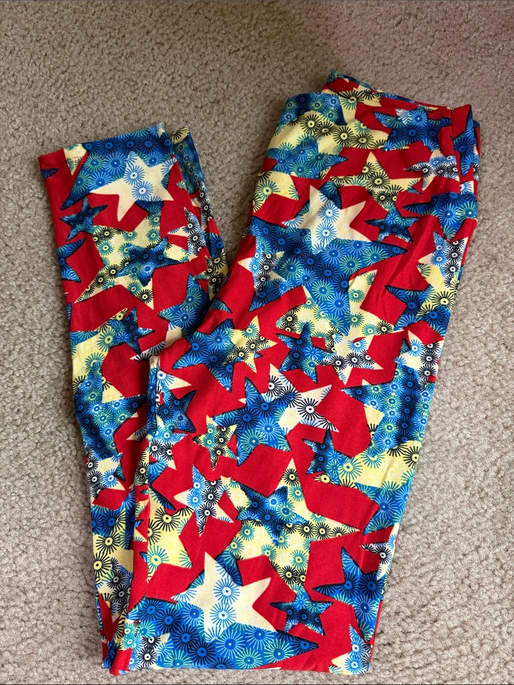 LuLaRoe Red Star-Print Stretch Leggings with Multicolor Accents - OS